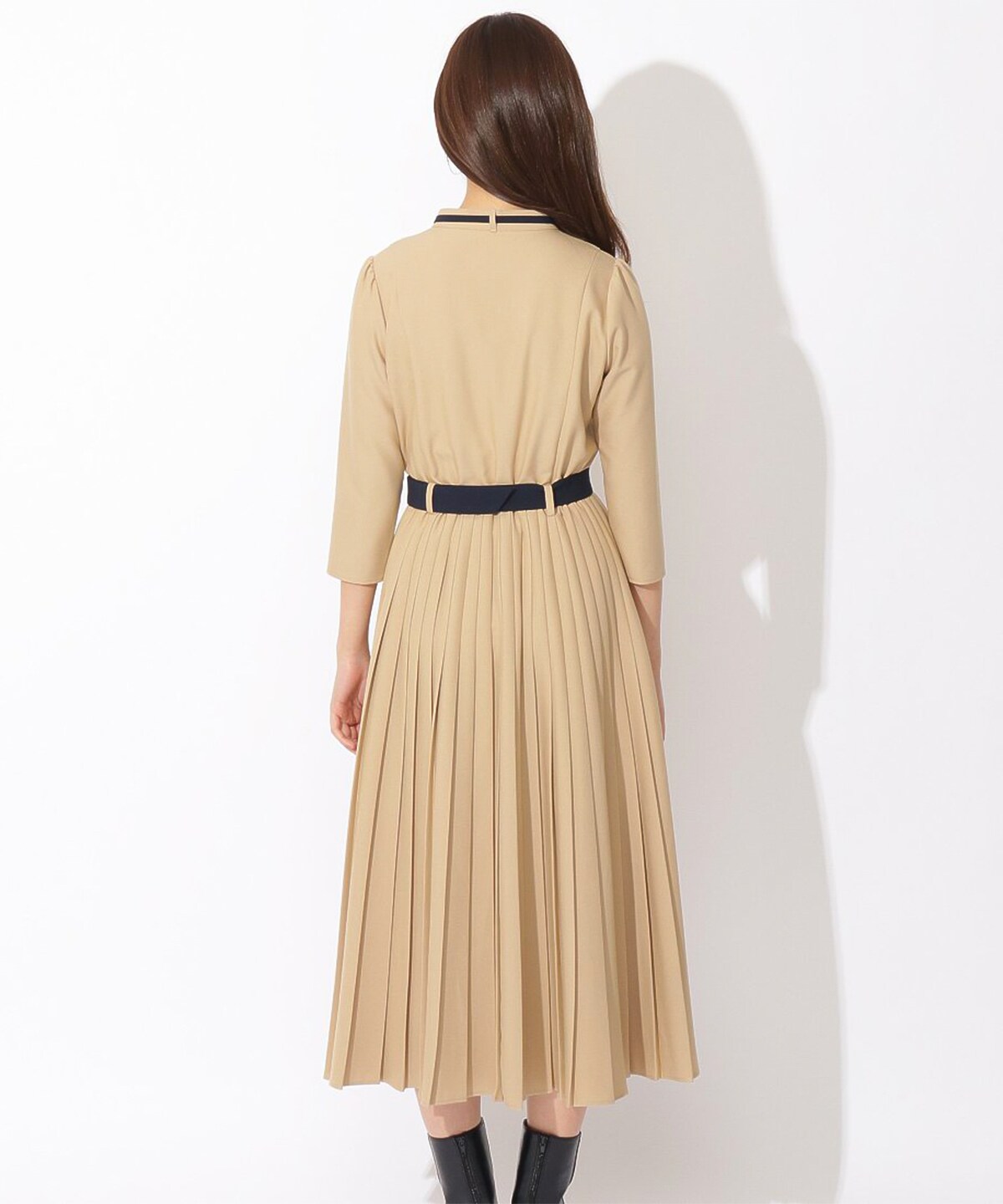 スカラッププリーツワンピース S ベージュ Redyazel 公式オンラインショップ バーンデストローズ