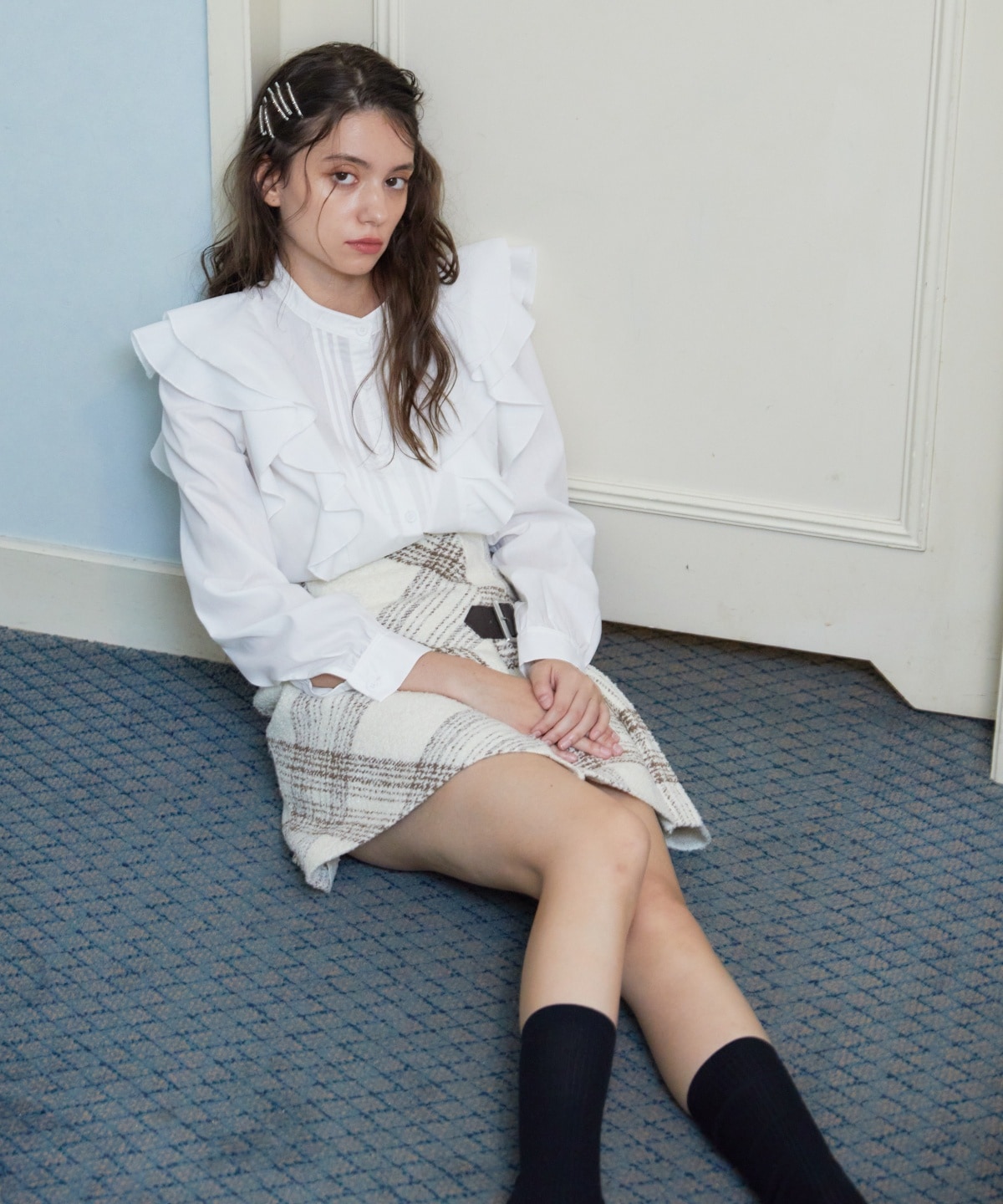 ショルダーフリルスタンドシャツ