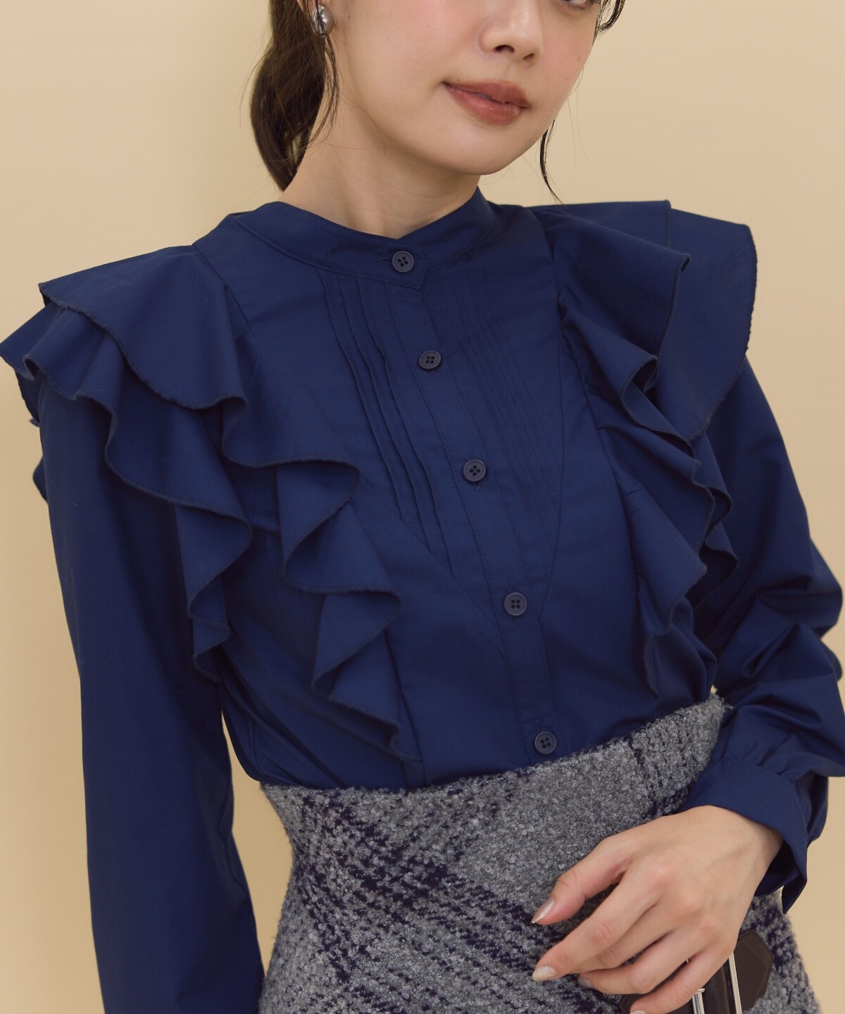 ショルダーフリルスタンドシャツ