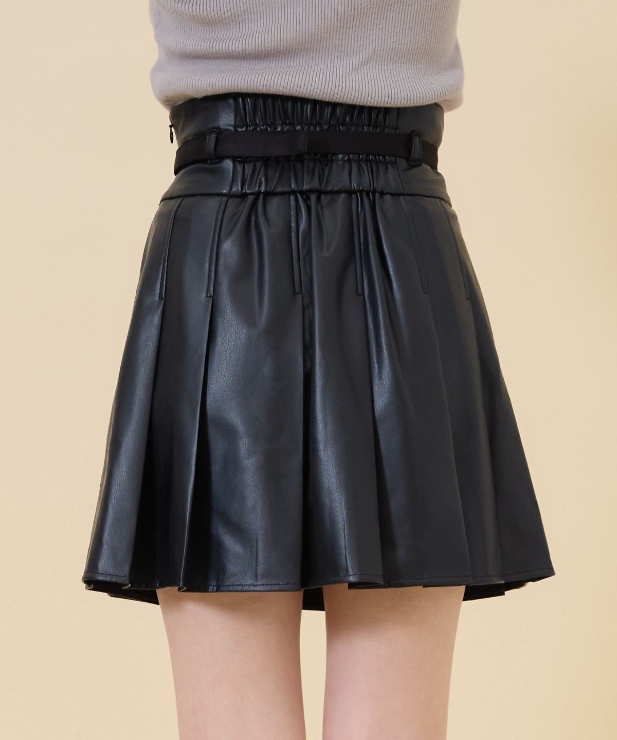 フェイクレザータックプリーツミニスカート