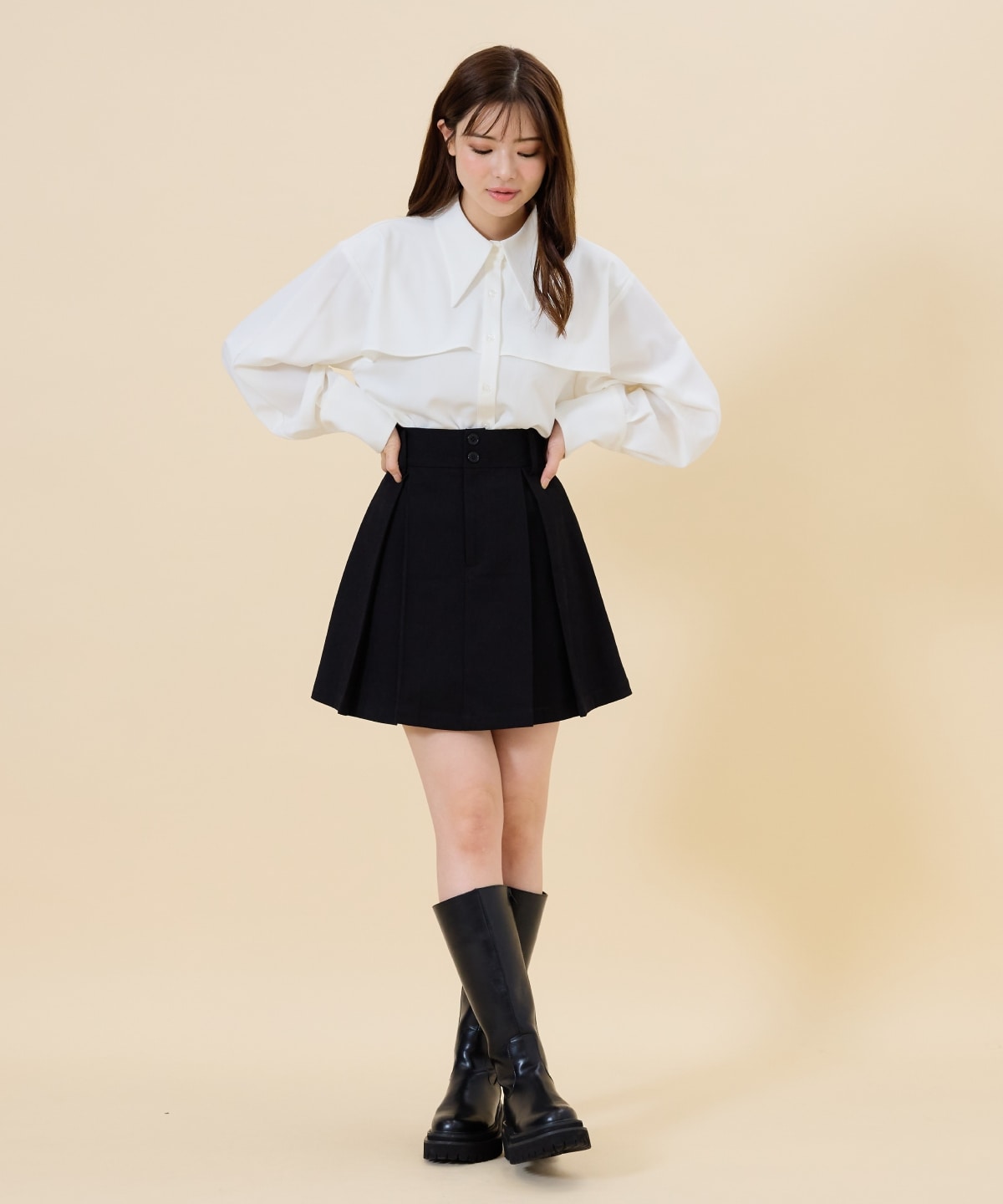 タックプリーツミニスカート