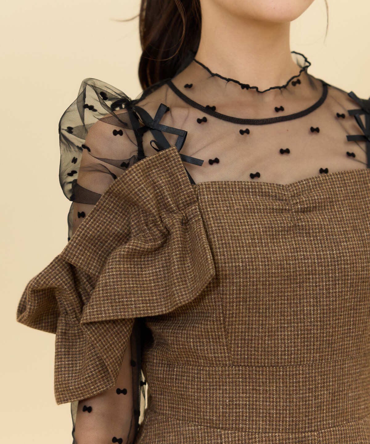 シャーリングショルダーミニワンピース