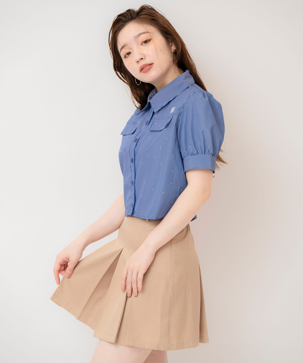 ビジューロゴシャツブラウス