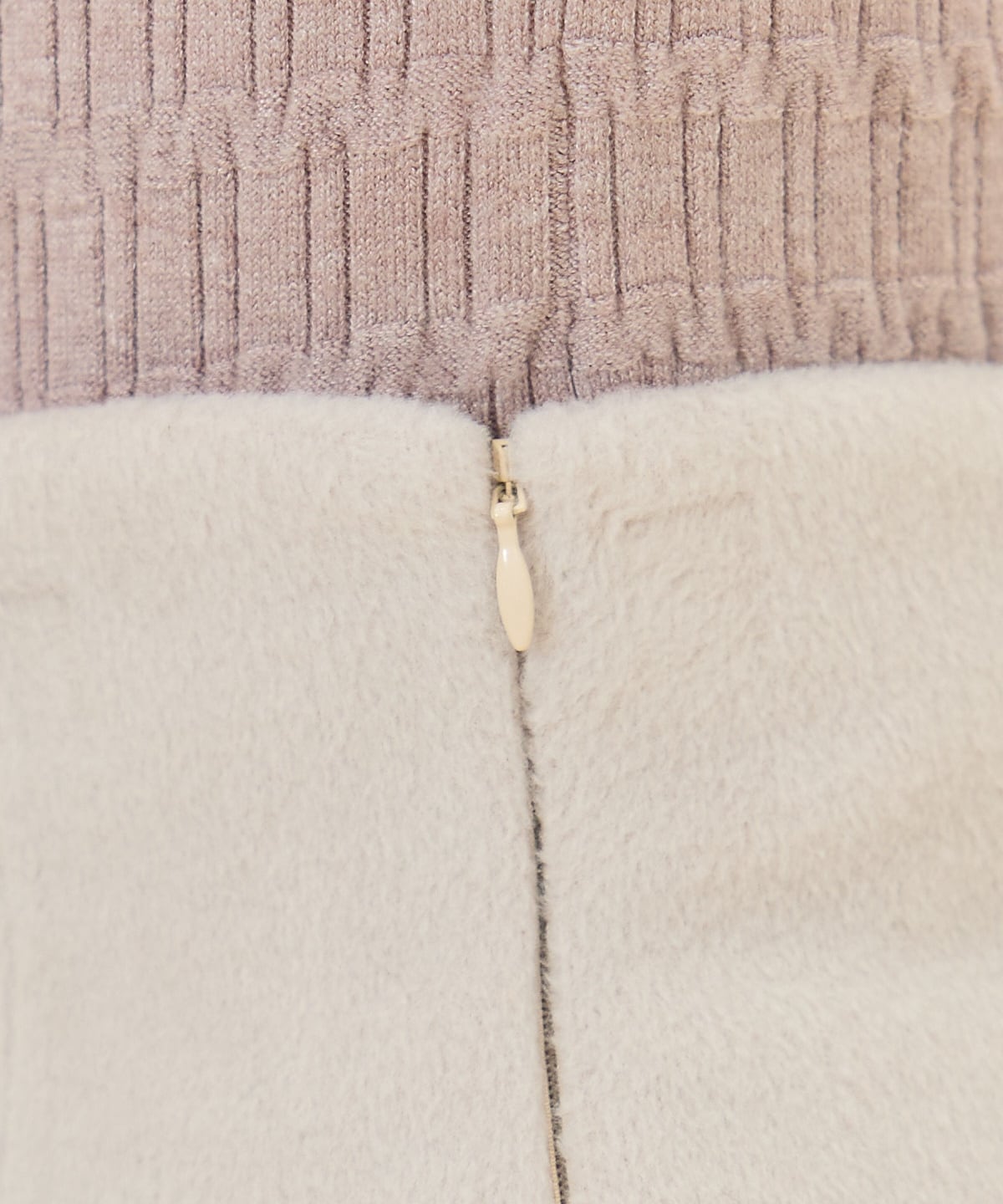 【セットアップ可能】カットメルトンミニスカート