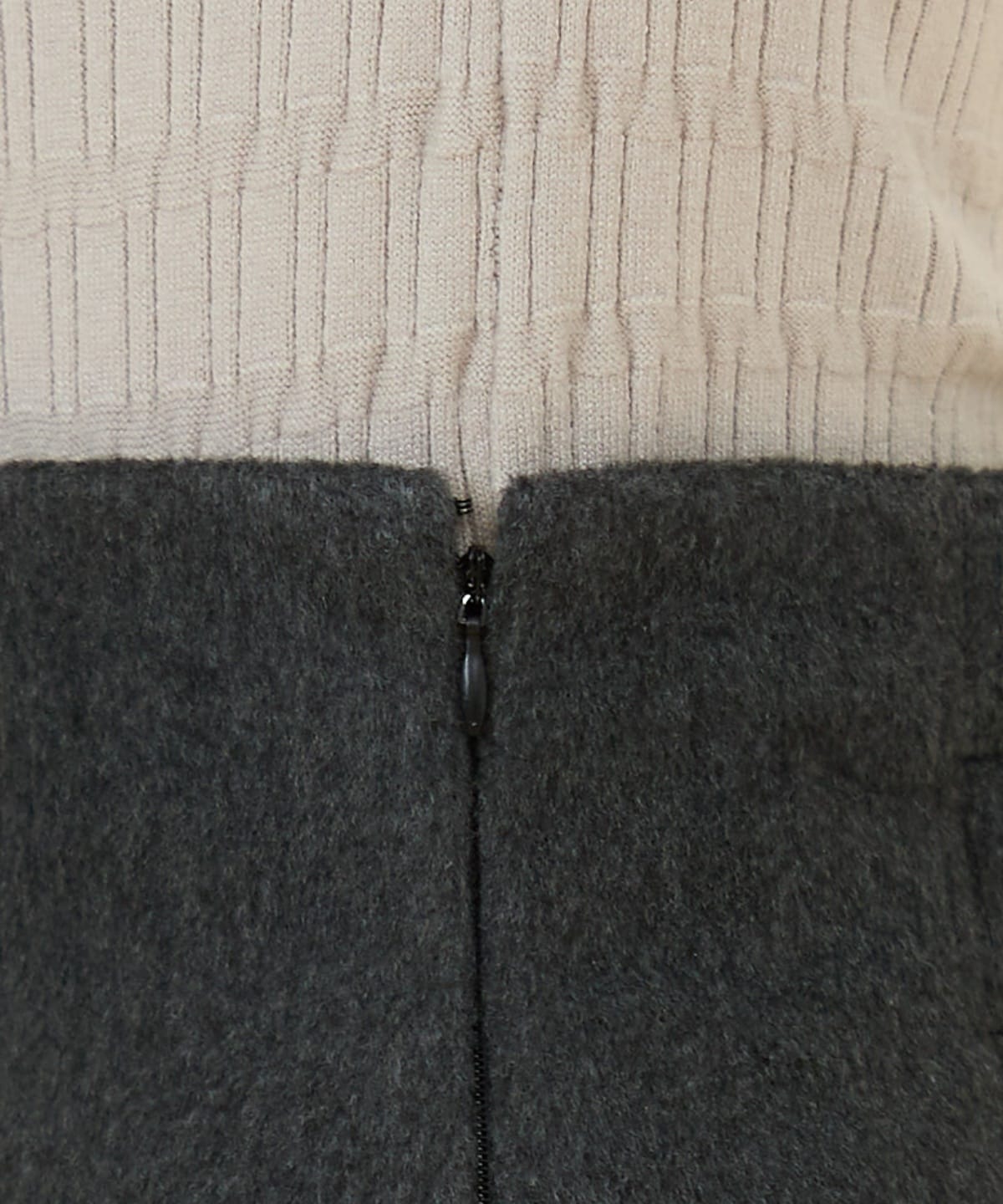 【セットアップ可能】カットメルトンミニスカート