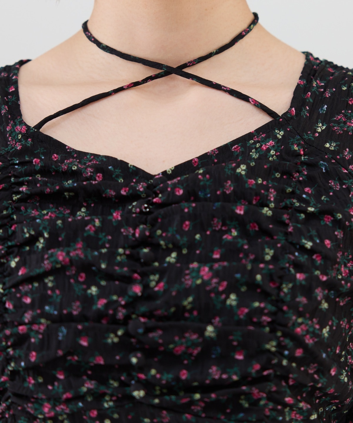 フラワープリントシャーリングワンピース