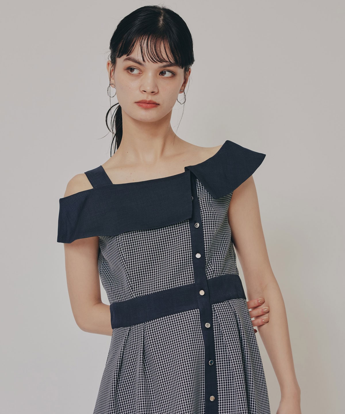 バイカラーアシメショルダーワンピース