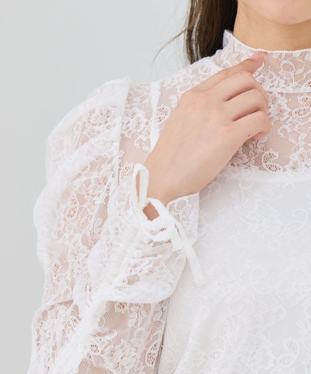 シャーリングスリーブレースブラウス