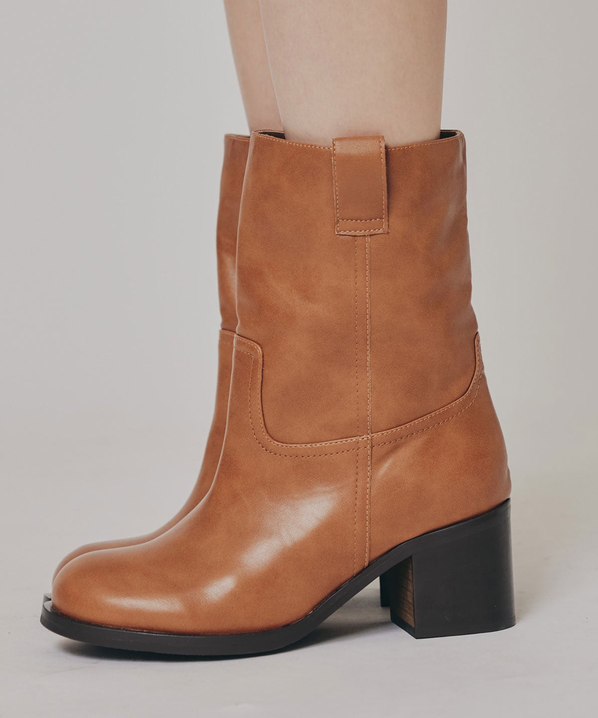 ウエスタンライクショートブーツ