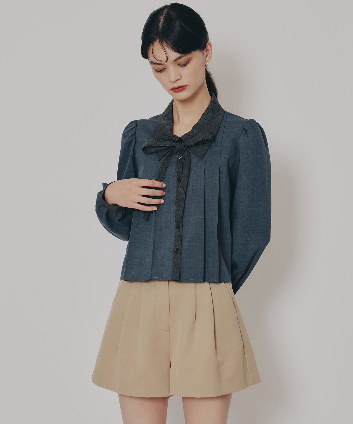 チェックバイカラーリボンタイブラウス