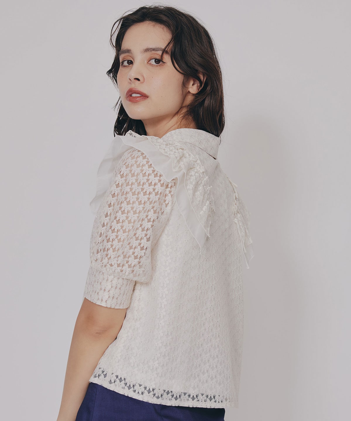 ラメレースフリルハーフスリーブブラウス