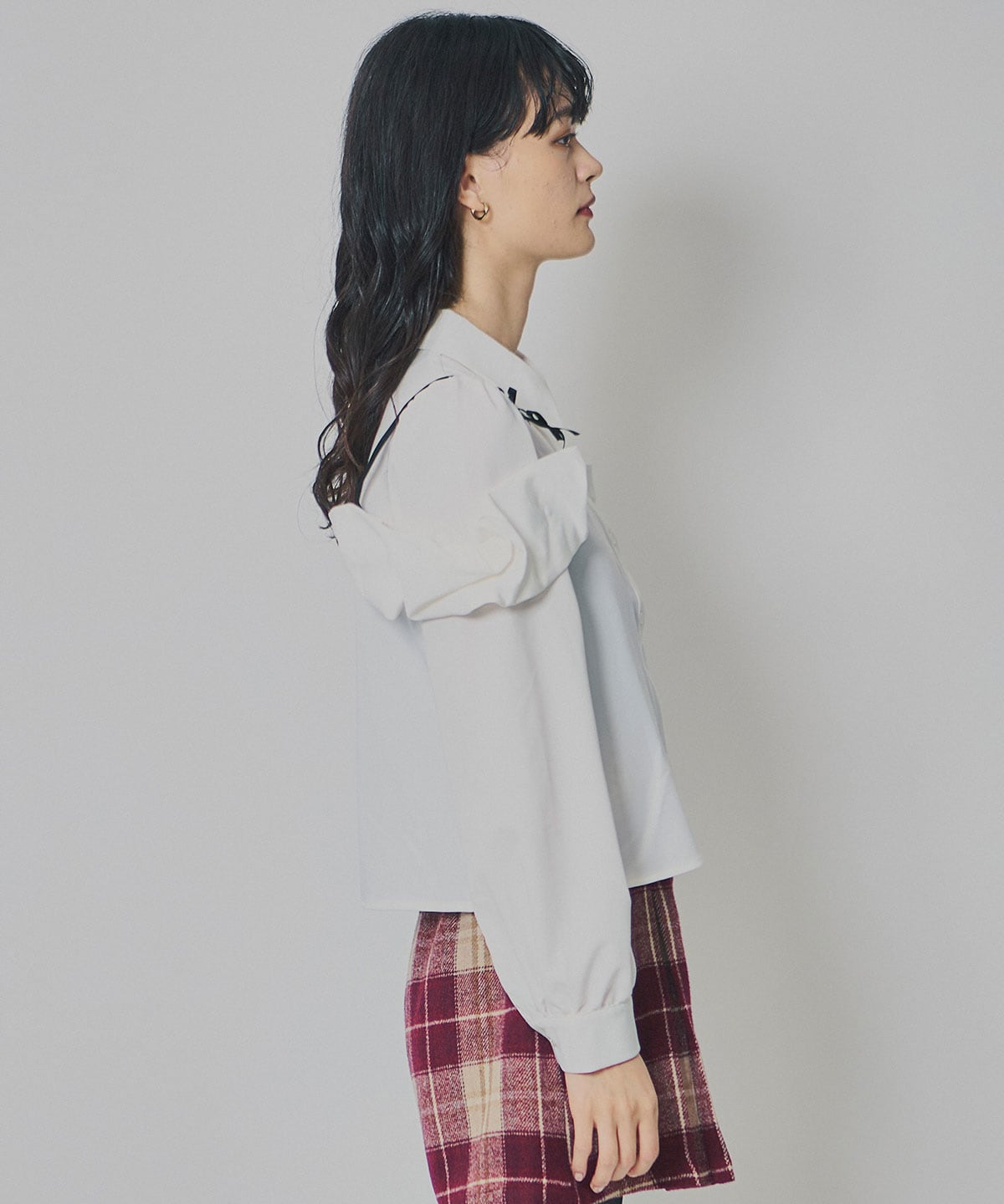 リボンフリルショルダーブラウス