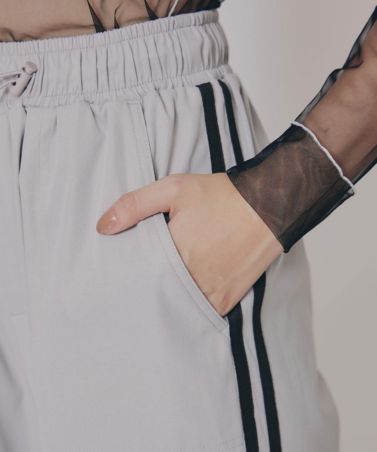 サイドリボンラインパラシュートパンツ