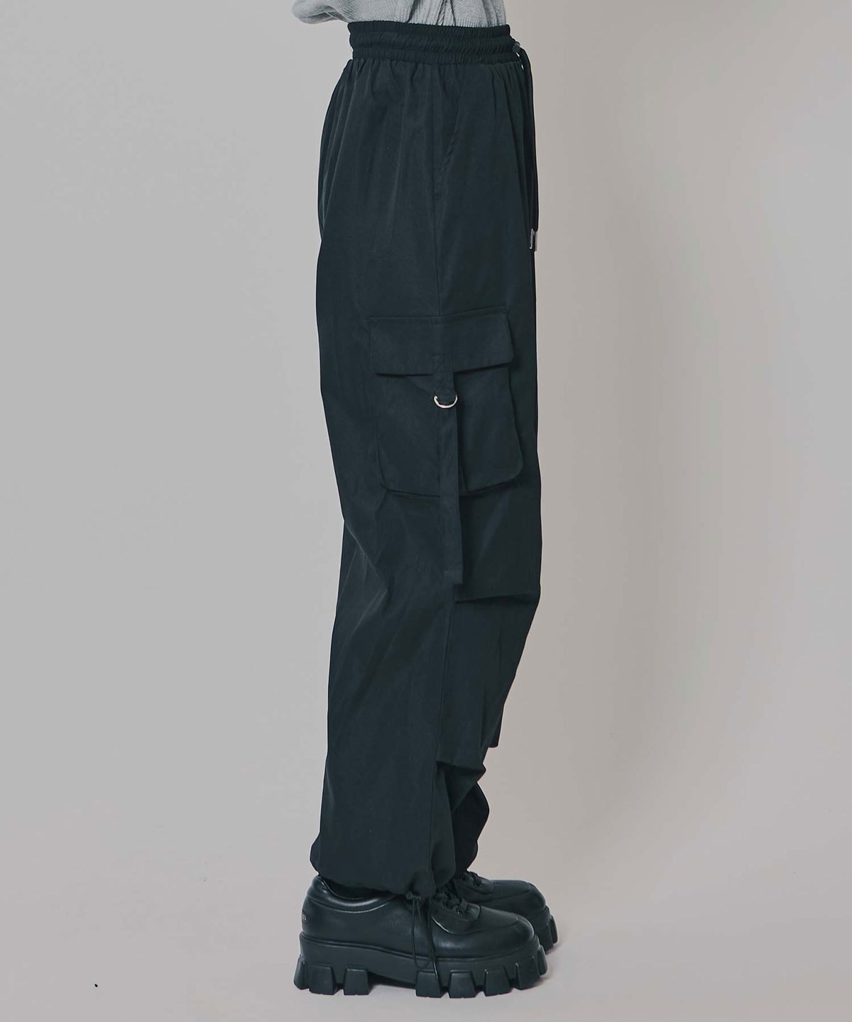 タブポケットカーゴパンツ