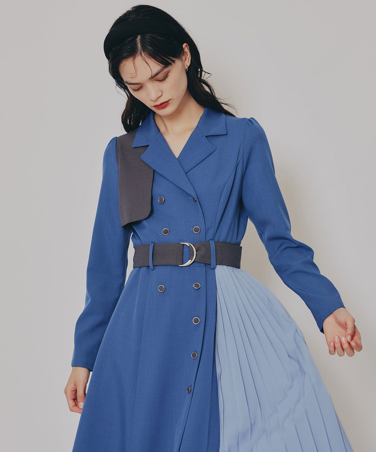 バイカラープリーツトレンチワンピース