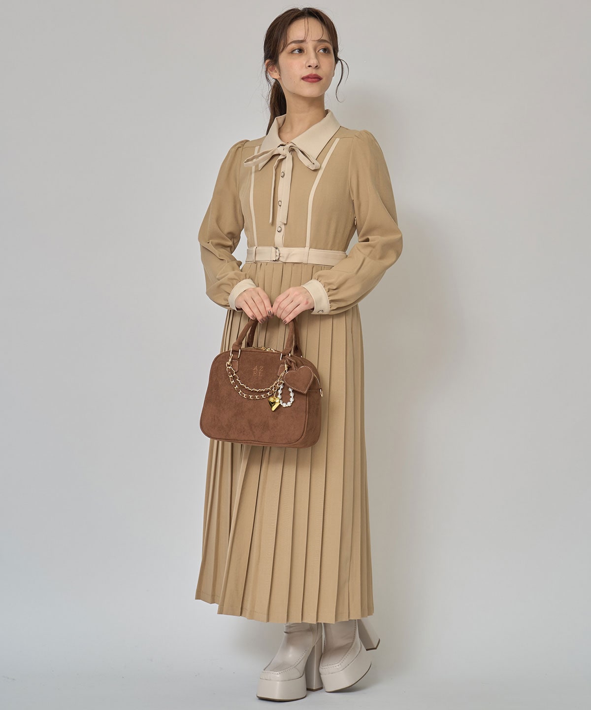 クラシカルバイカラーラインリボンタイプリーツロングワンピース