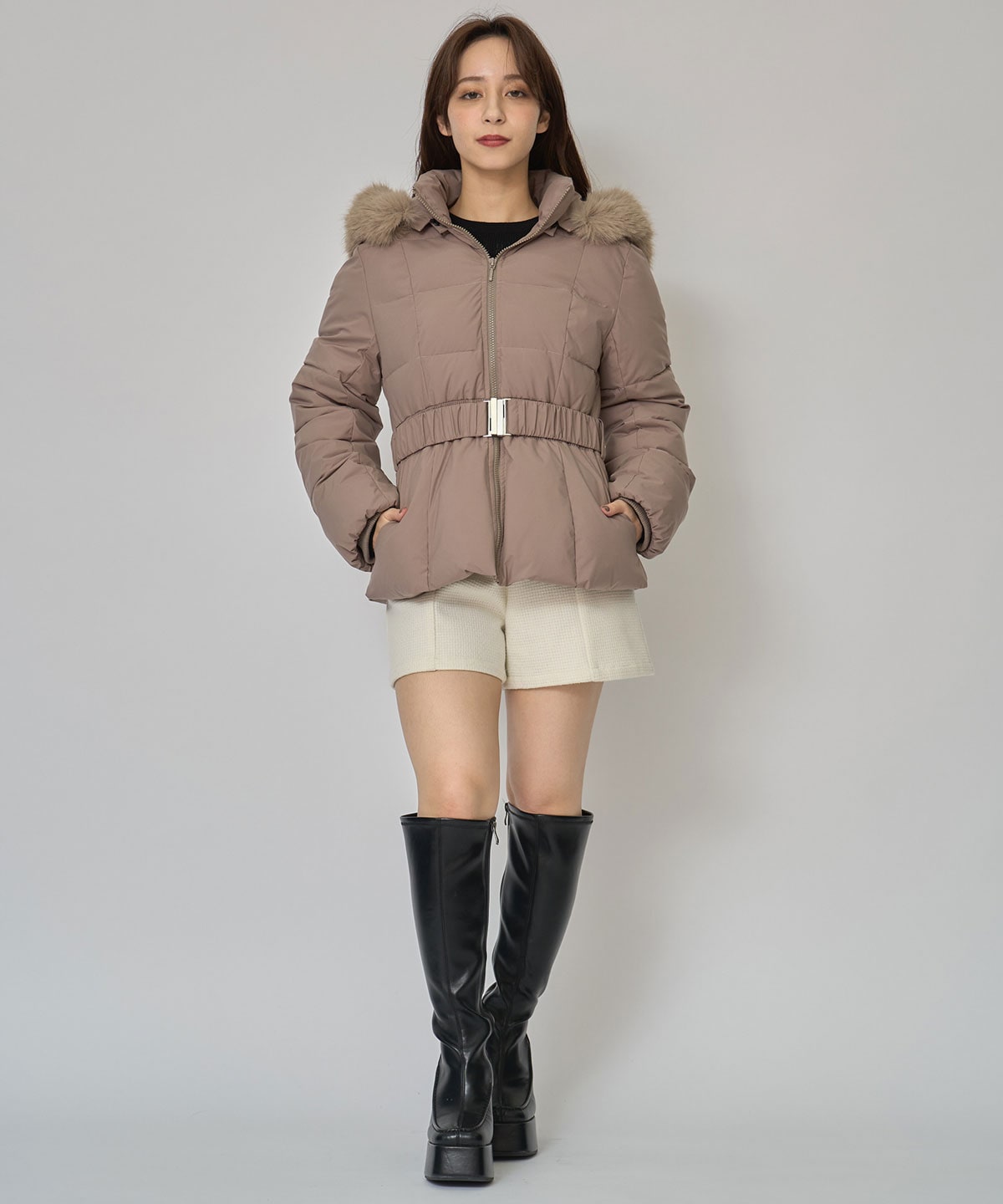 ベルトデザインキルティングファイバーダウンジャケット