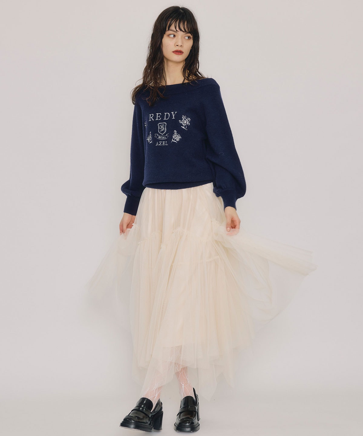 ビジューロゴエンブロイダリーニットプルオーバー