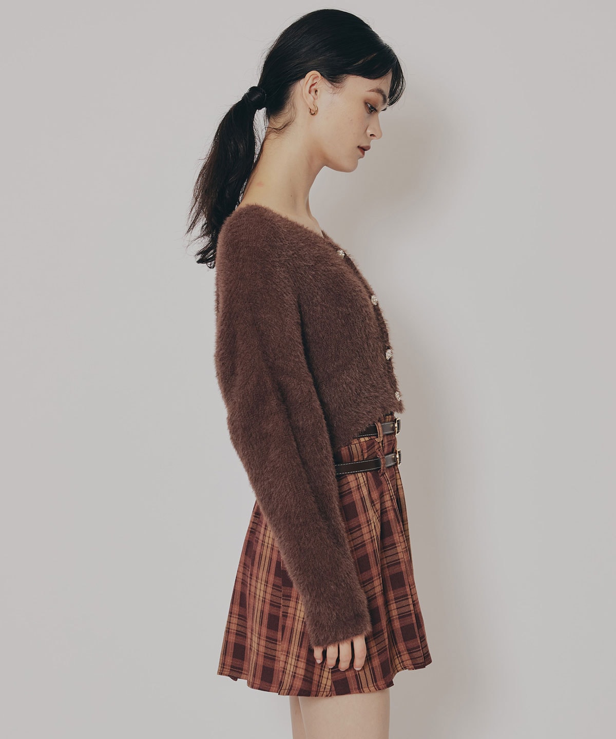 フェザーヤーンビジューボタンカーディガン