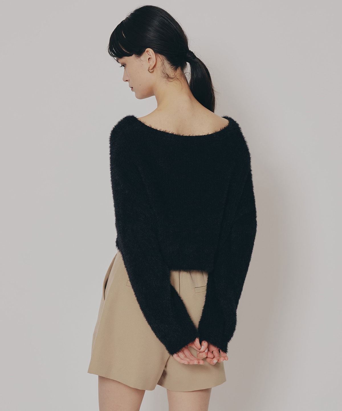 フェザーヤーンビジューボタンカーディガン