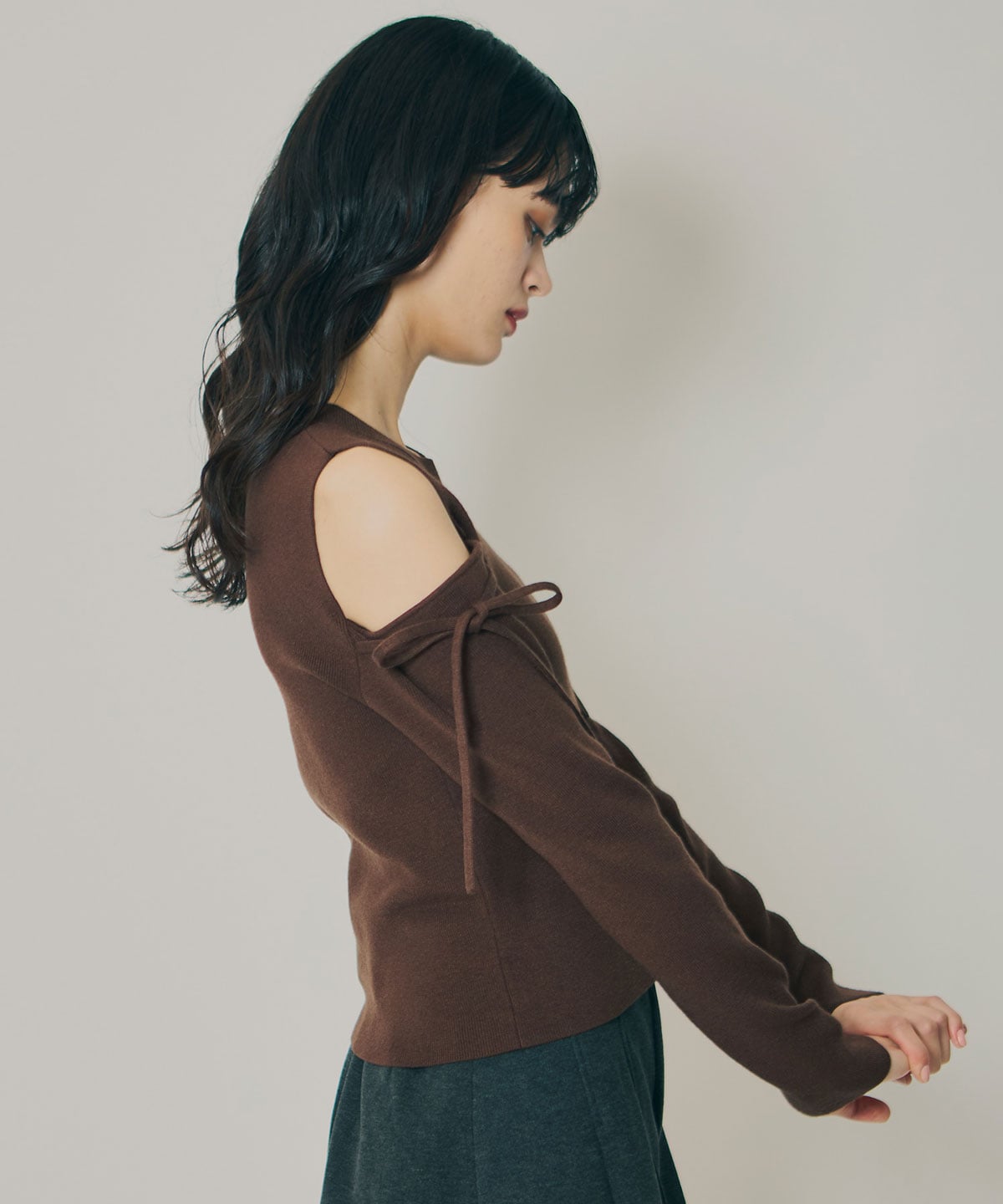 リボンオフショルダーニットトップス