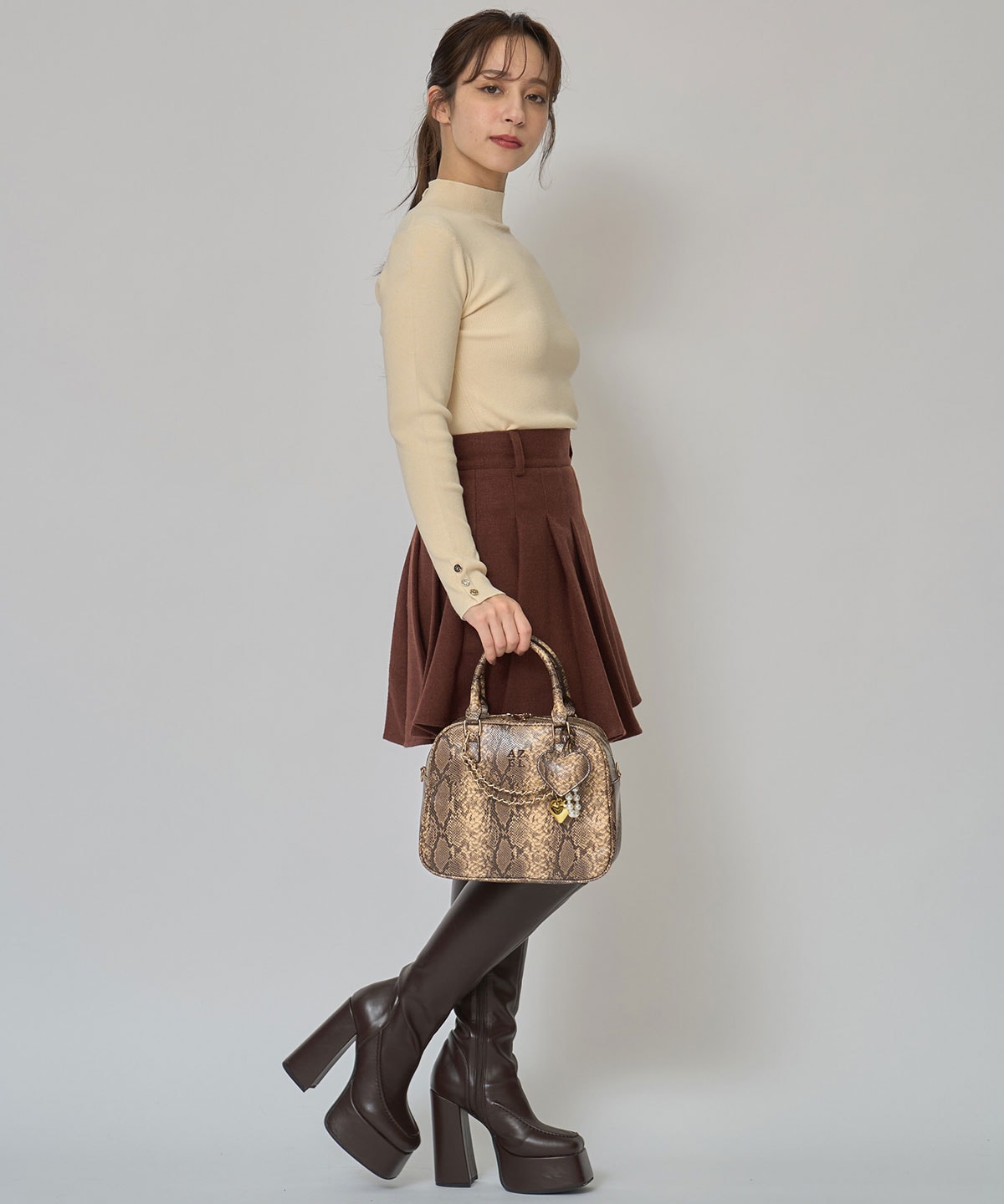 2WAYハイネックボタンニットトップス