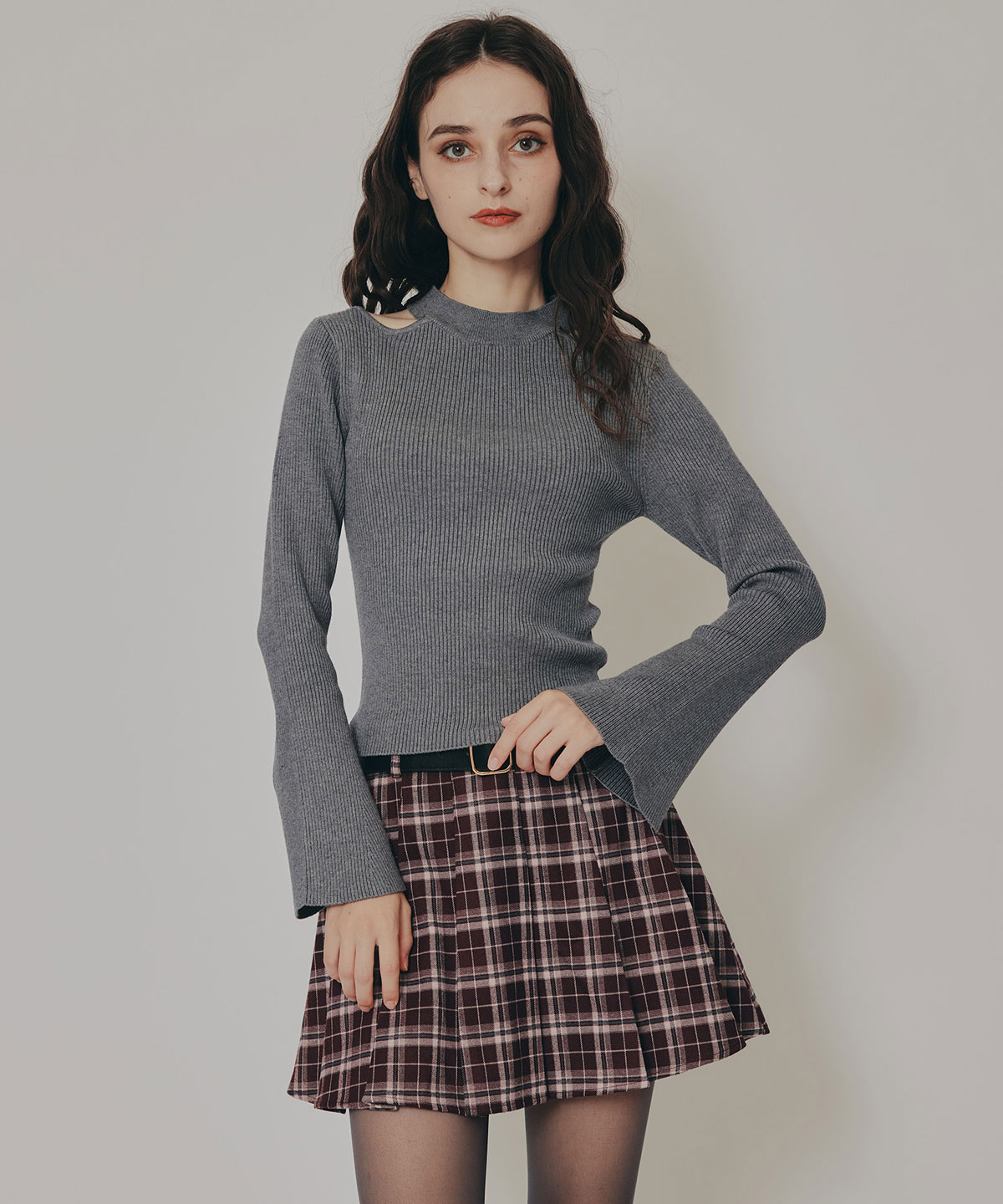 カットアウトリブニットトップス