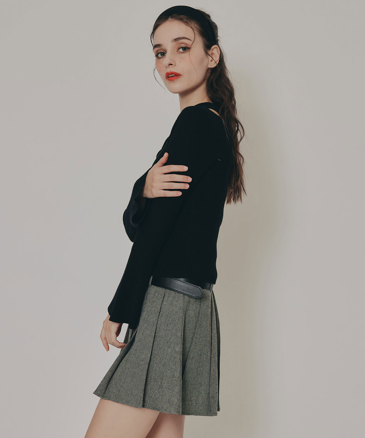 カットアウトリブニットトップス