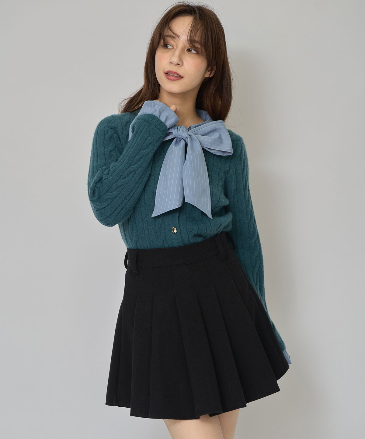 ボウタイケーブルニットプルオーバー