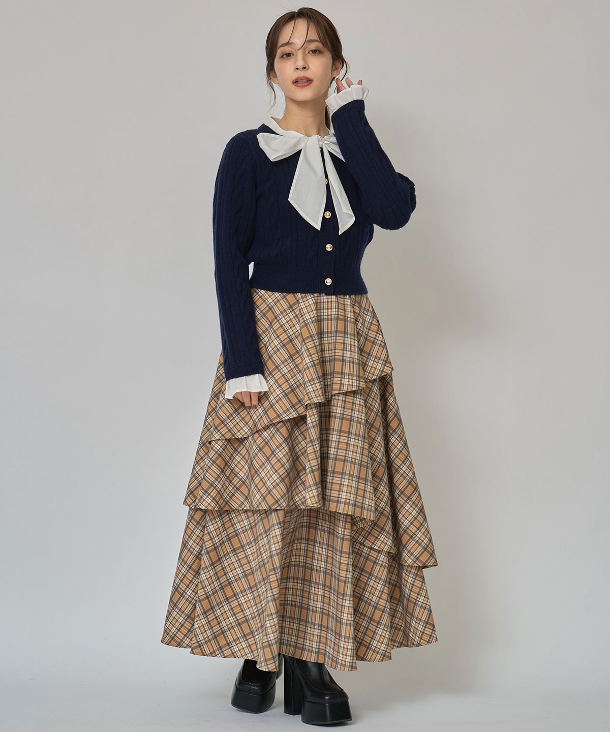 ボウタイケーブルニットプルオーバー