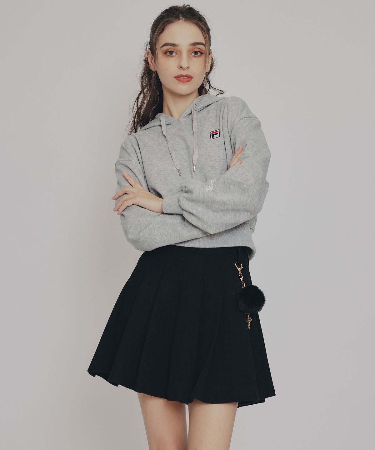 ［FILA×REDYAZEL］サガラロゴコンパクトフーディ