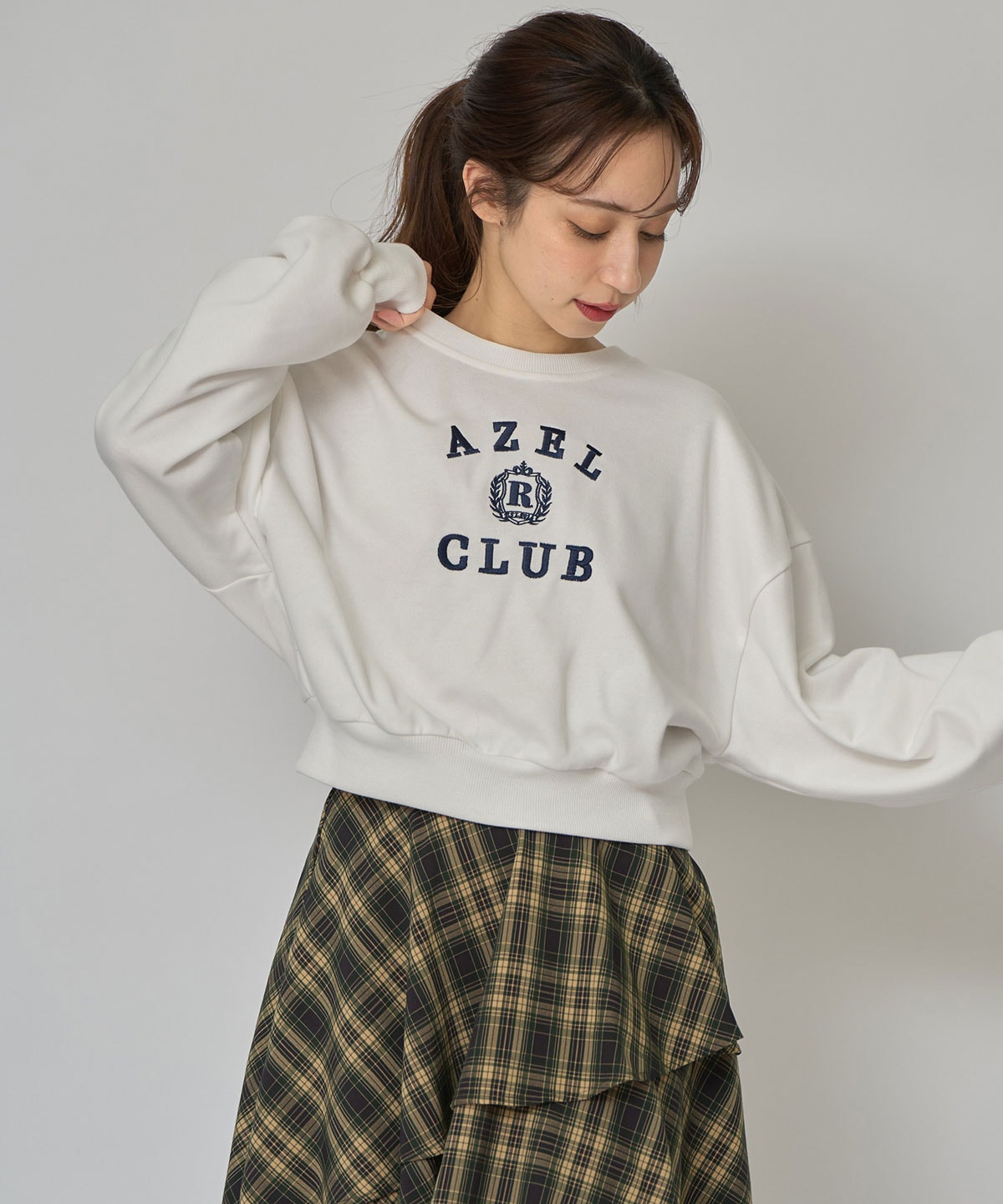 アゼルクラブカレッジロゴスウェットプルオーバー