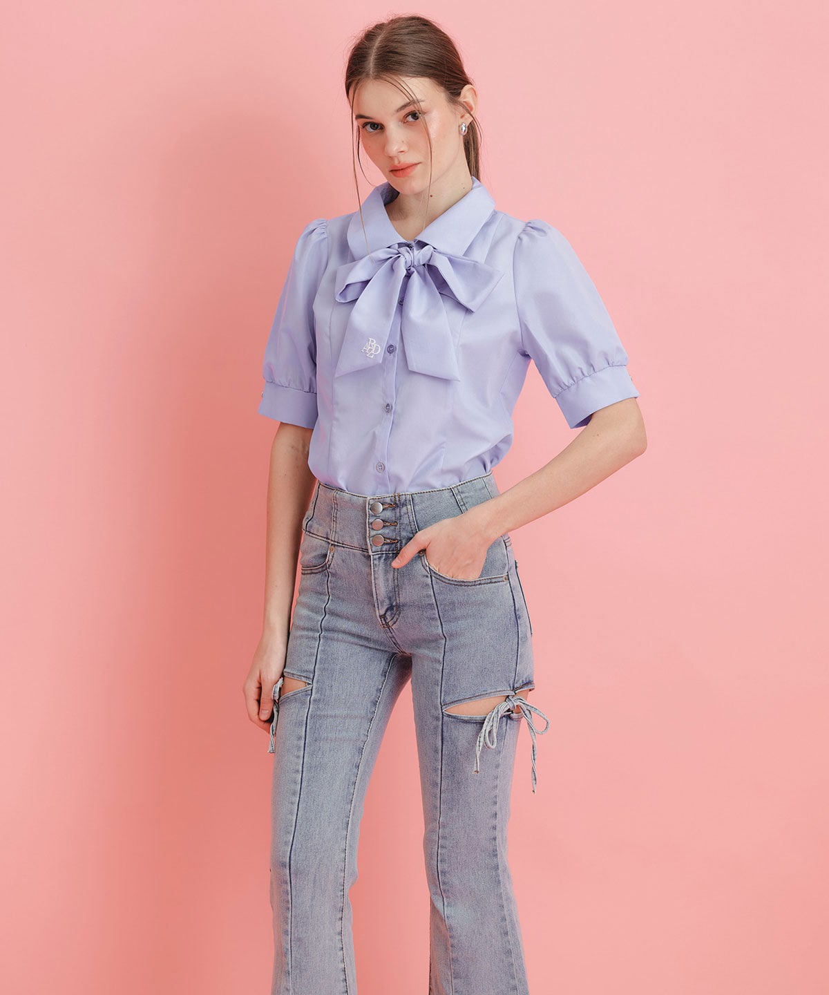 ロゴリボンパフスリーブブラウス