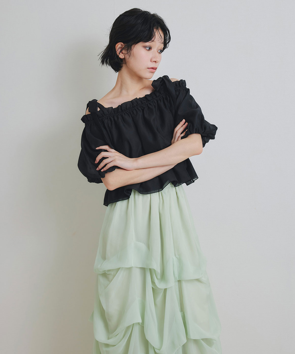 ショルダーリボンフリルオフショルブラウス