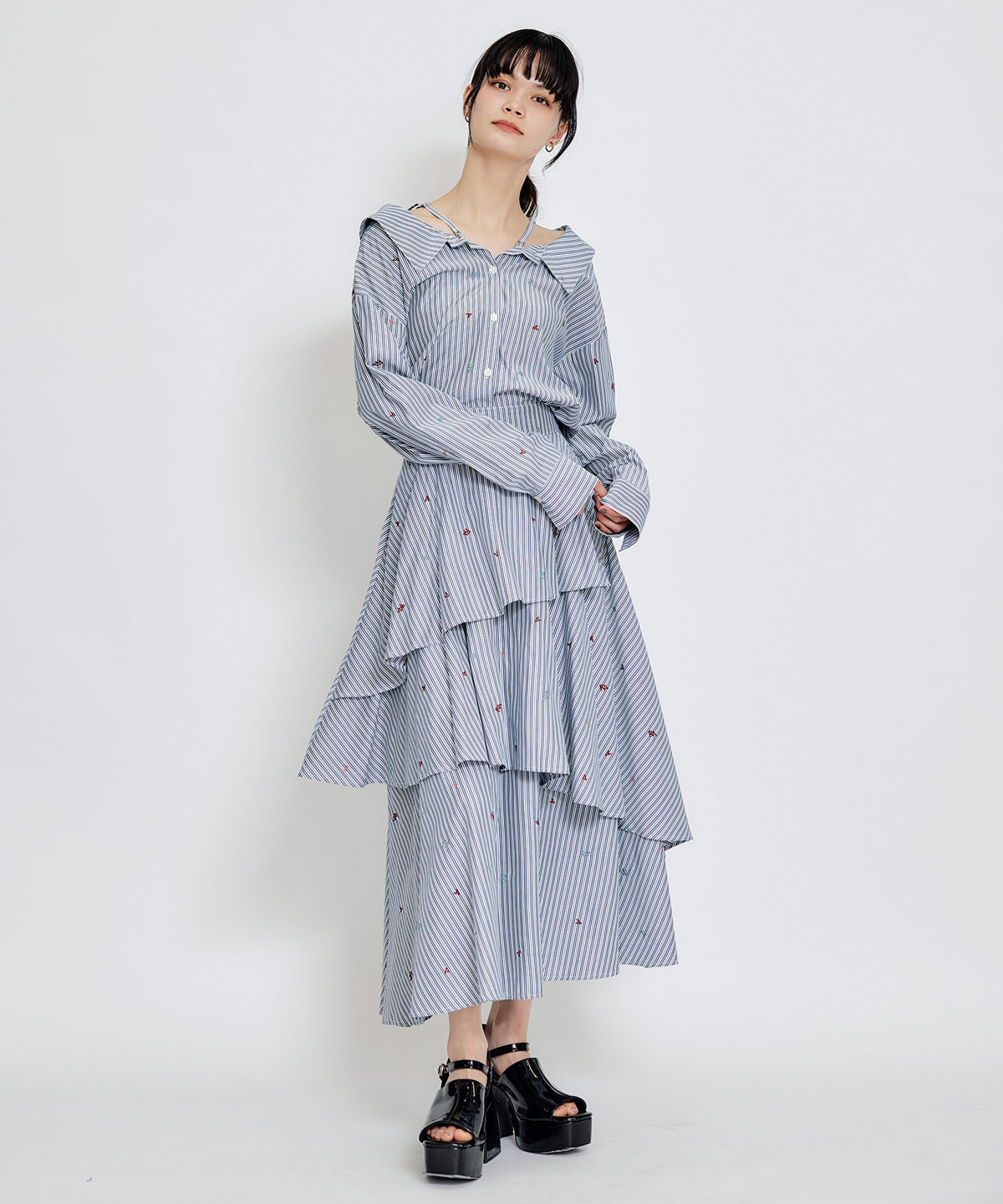 【セットアップ可能】REDYAZELアルファベットロゴ刺繍ティアードロングスカート