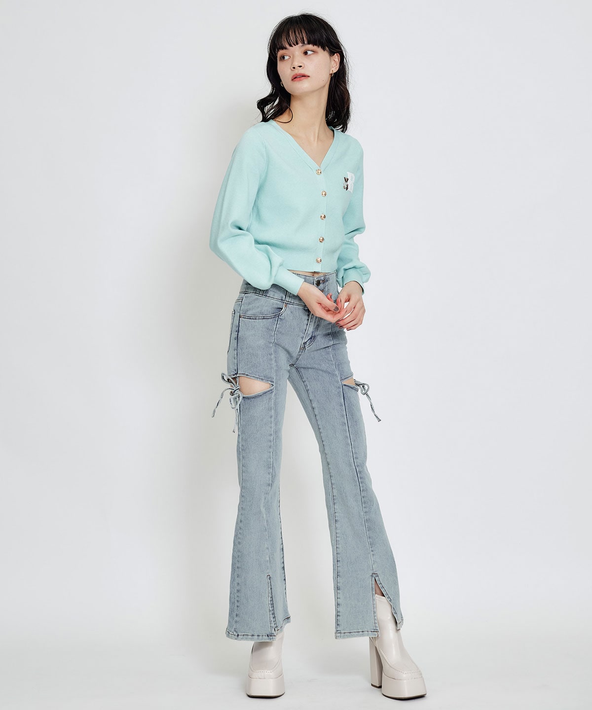 【2/13(金) 昼12時発売開始】AzelyハートVネックカーディガン