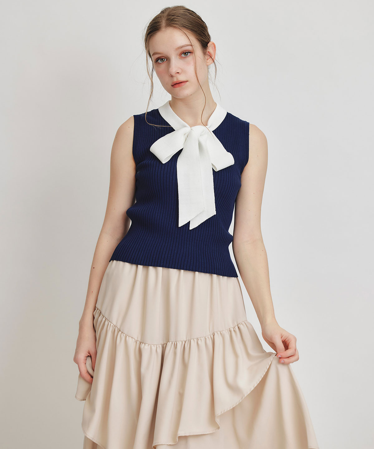 ストライプリボンタイノースリーブリブニット