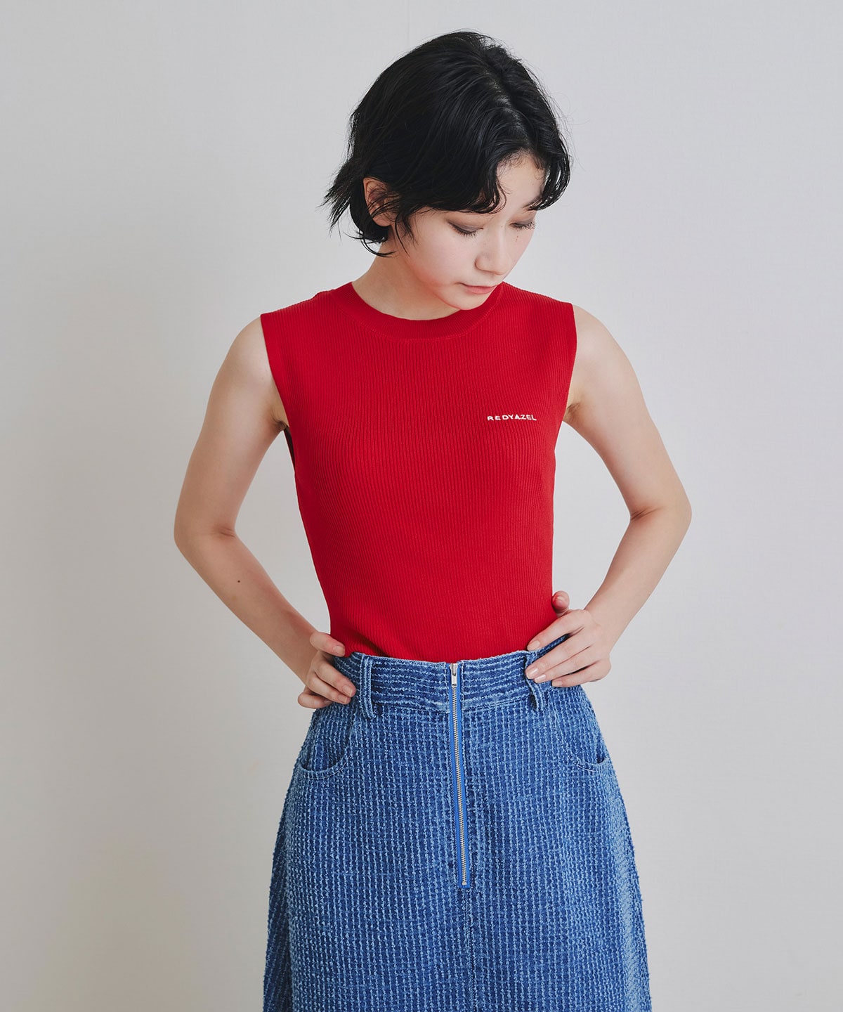 ロゴベーシックノースリーブニット