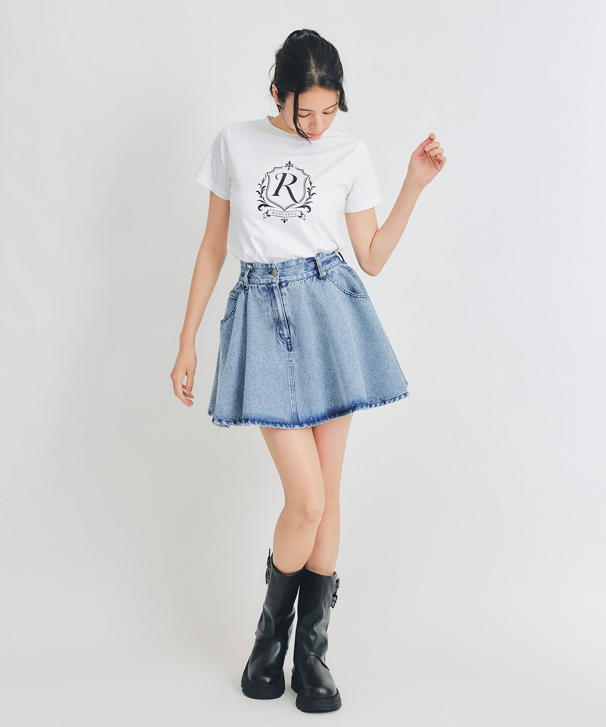 エンブレムロゴTシャツ