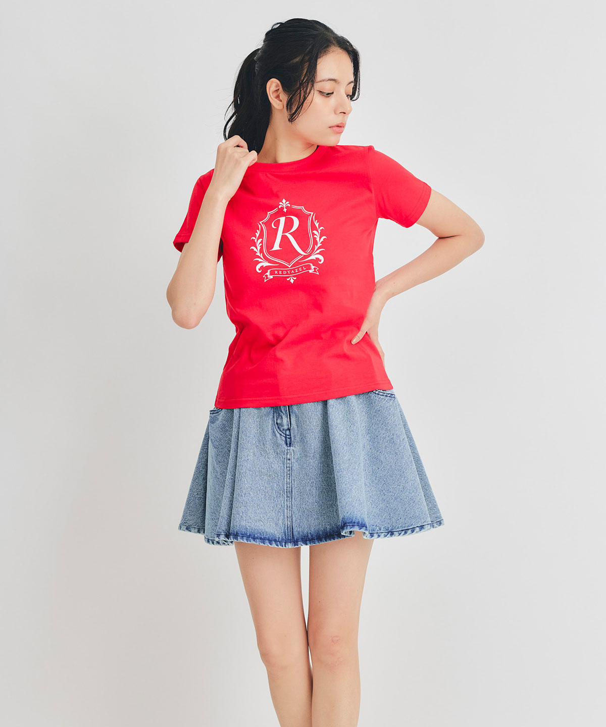 エンブレムロゴTシャツ
