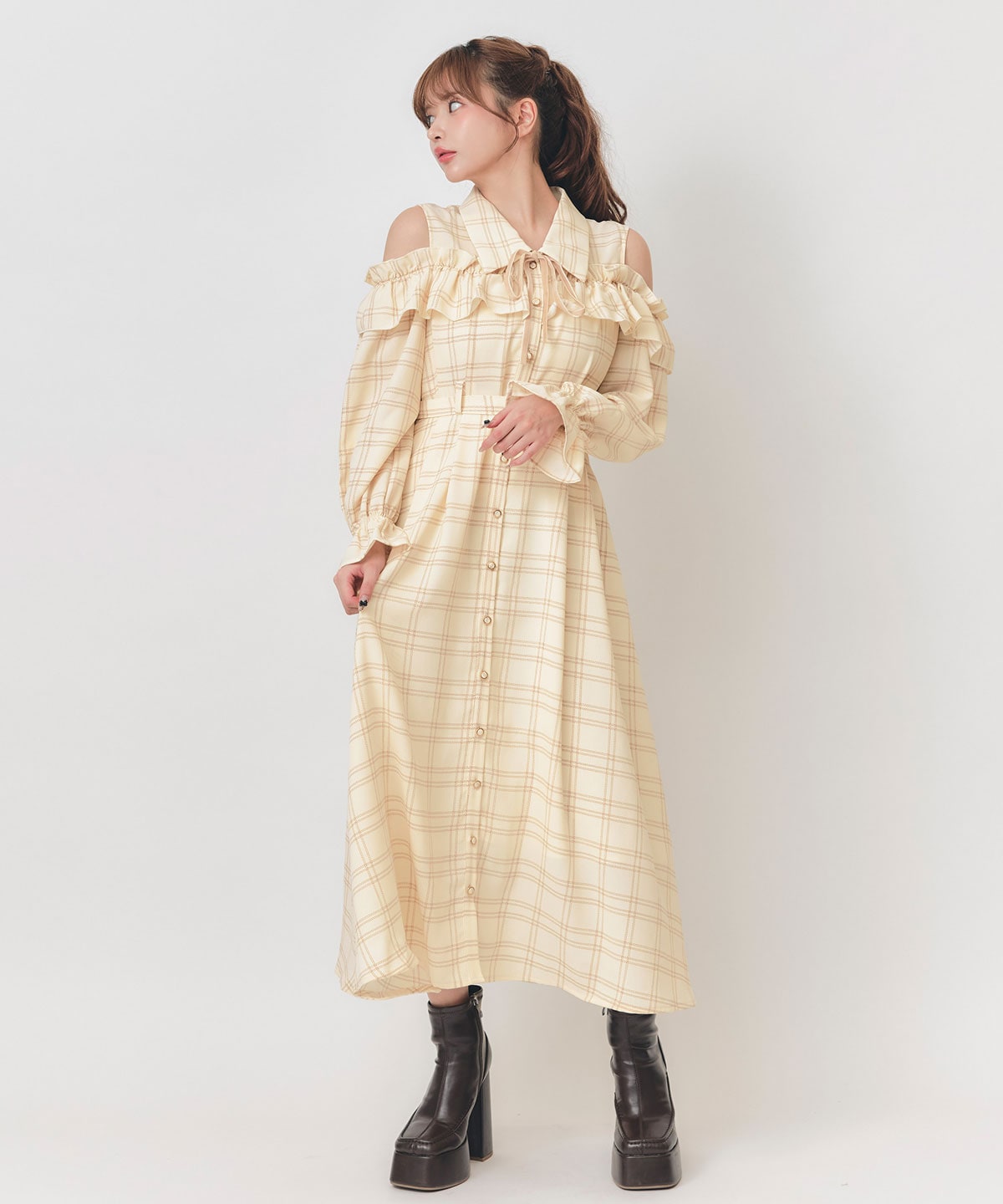 【=LOVE 大場花菜さん着用】フリルチェックオープンショルダーリボンタイロングフリルワンピース