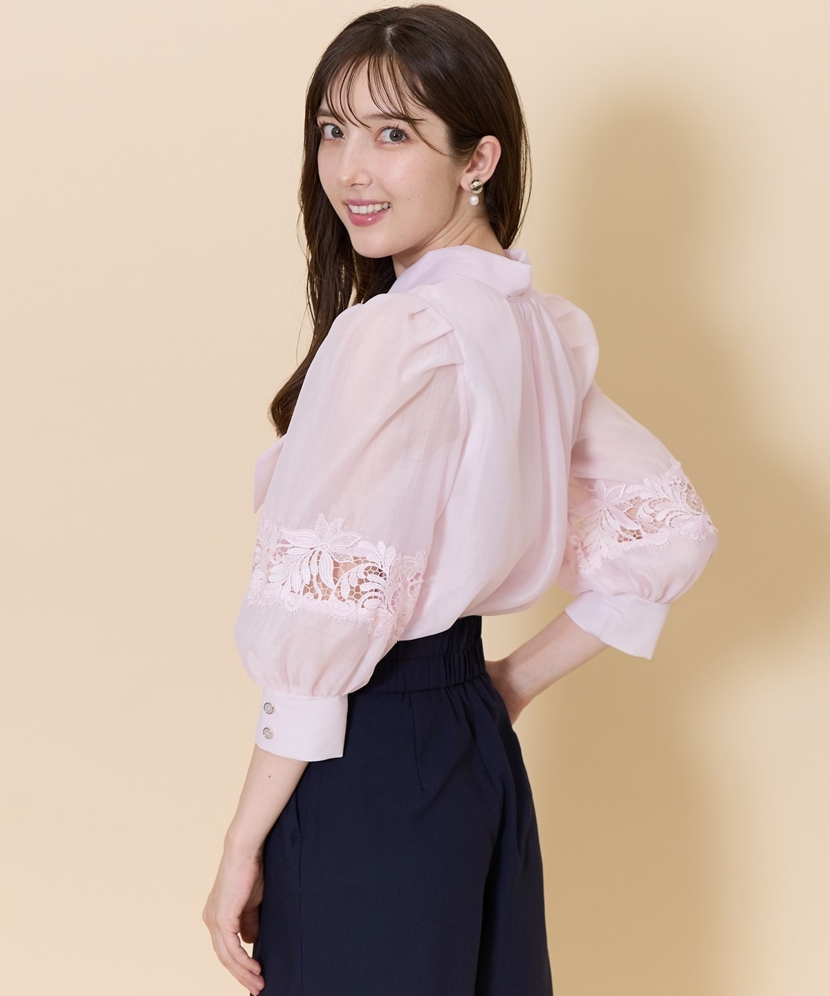 レース切替スリーブシアーボウタイブラウス