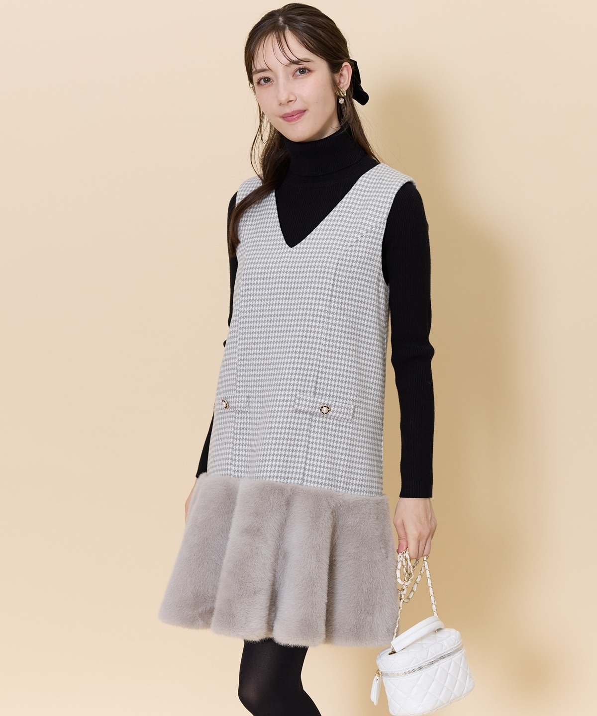 千鳥柄ヘムファーVネックジャンパースカート