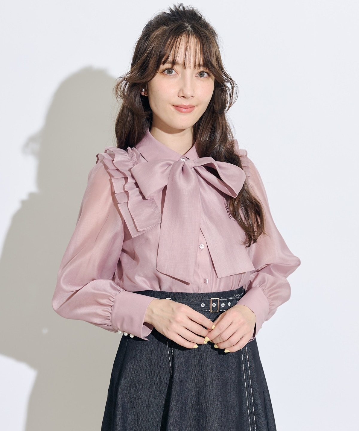 クレリックショルダータックフリルブラウス