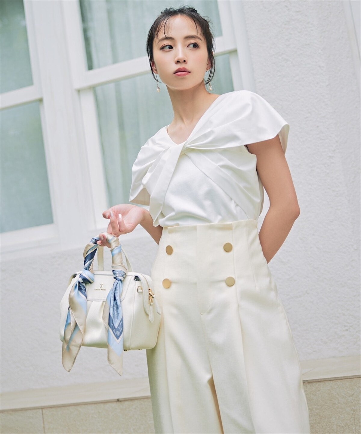 異素材ツイストディテールプルオーバー