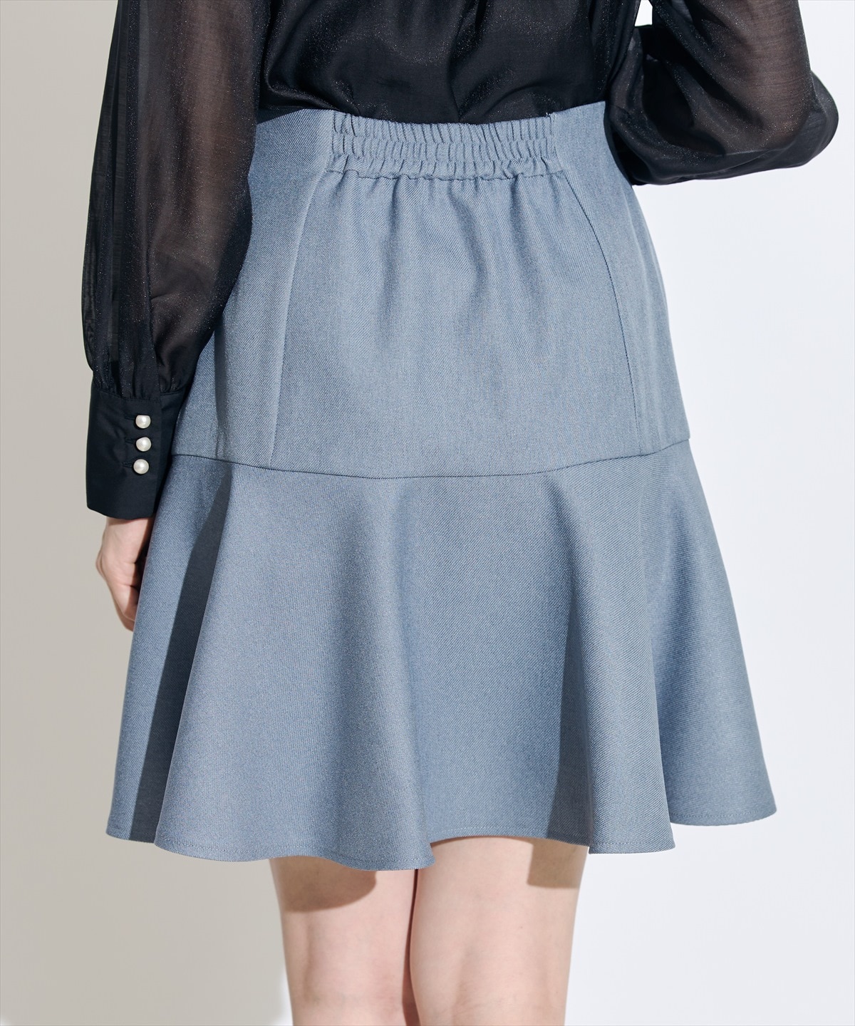 金ボタンカルゼペプラムミニスカート