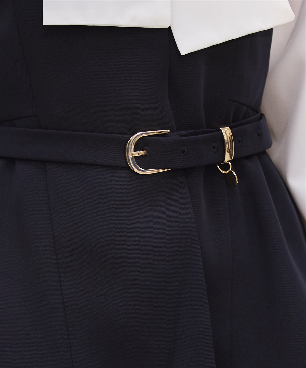 ベルテッドペプラムジレ