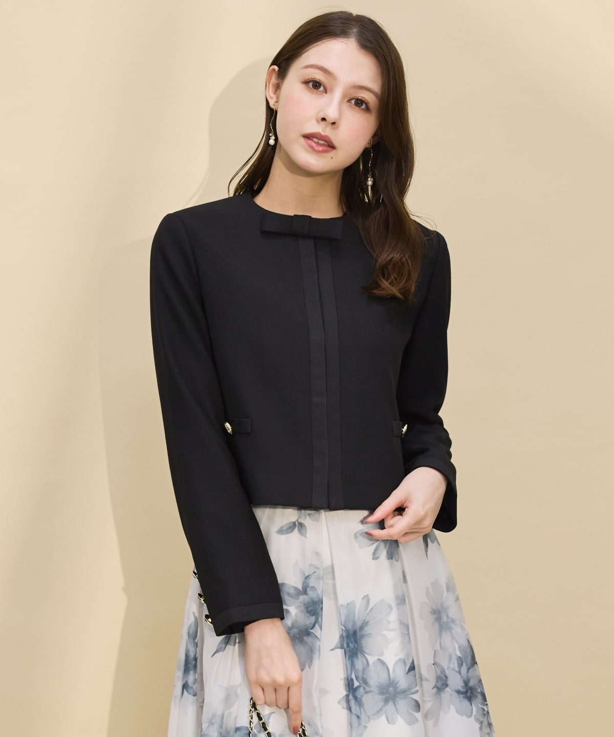 ノーカラーリボンジャケット