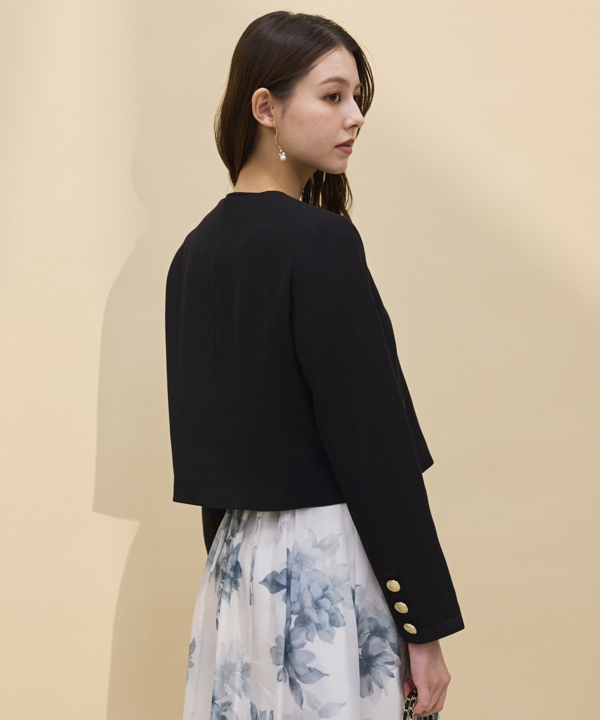 ノーカラーリボンジャケット