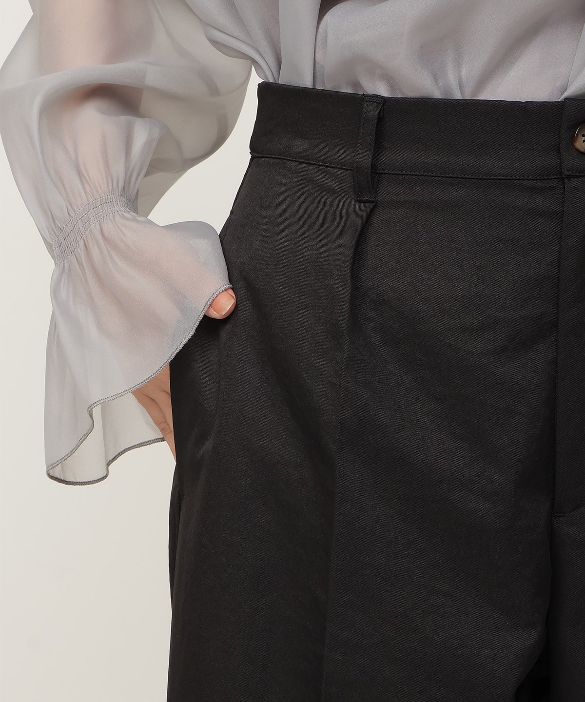 サイドアジャストセンタープレスパンツ